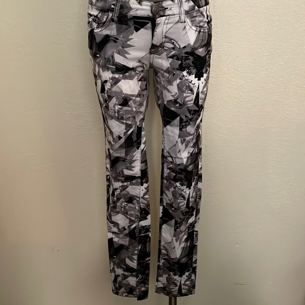 Abbey Dawn black & white pants